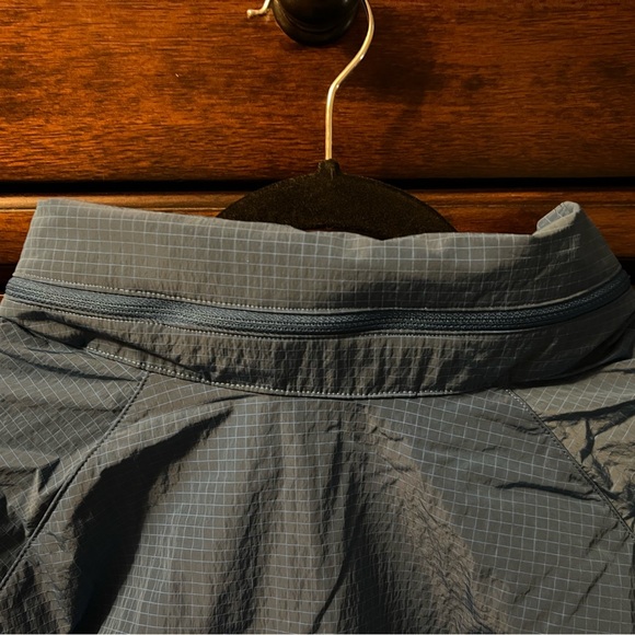 Duluth Trading Co Women’s Plus Size Windbreaker - Picture 3 of 8